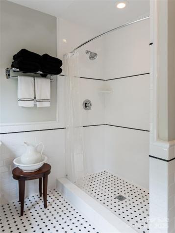 91 Carter Cove Road Asheville NC 28804