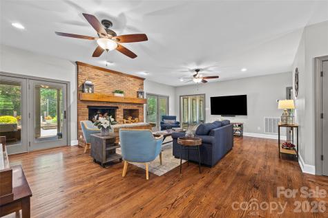 16105 Langston Drive Charlotte NC 28278