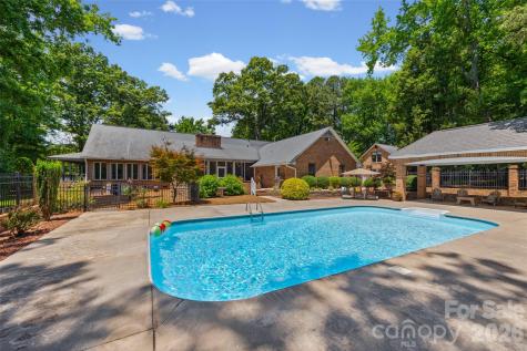 16105 Langston Drive Charlotte NC 28278