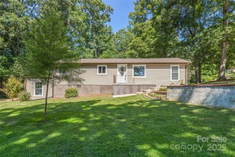 425 Lyndhurst Drive Hendersonville NC 28791