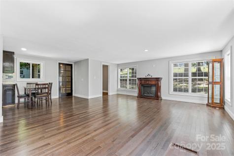 425 Lyndhurst Drive Hendersonville NC 28791