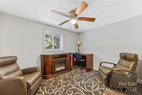 425 Lyndhurst Drive Hendersonville NC 28791