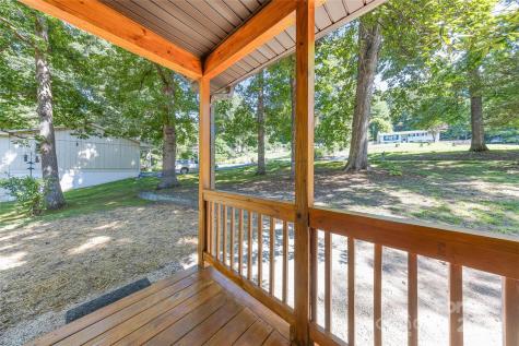 425 Lyndhurst Drive Hendersonville NC 28791