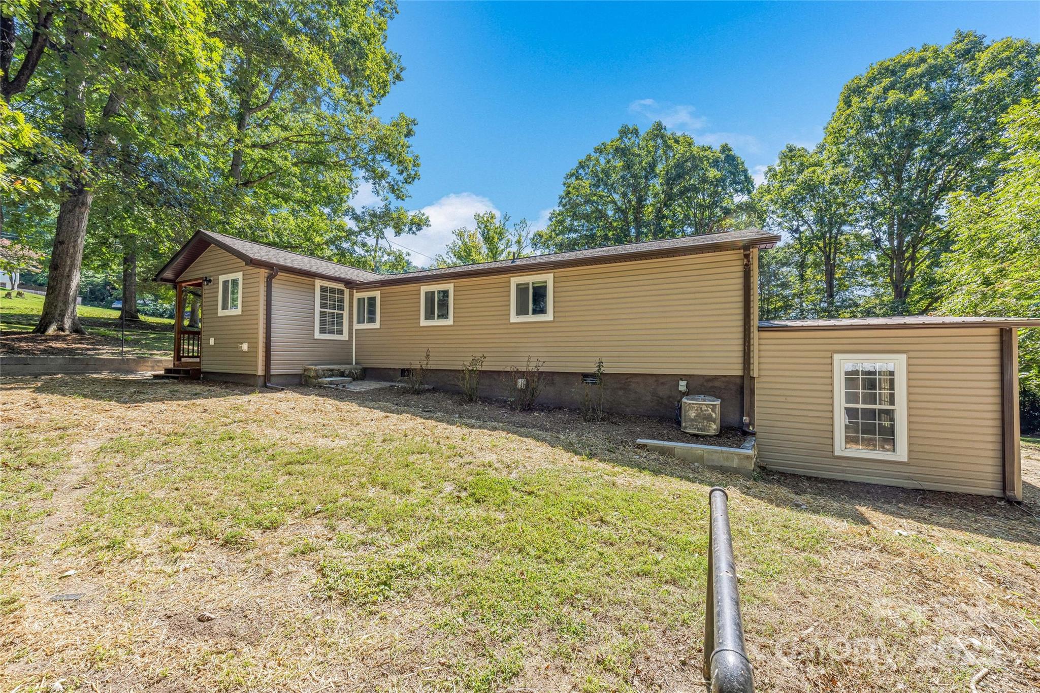 425 Lyndhurst Drive Hendersonville NC 28791