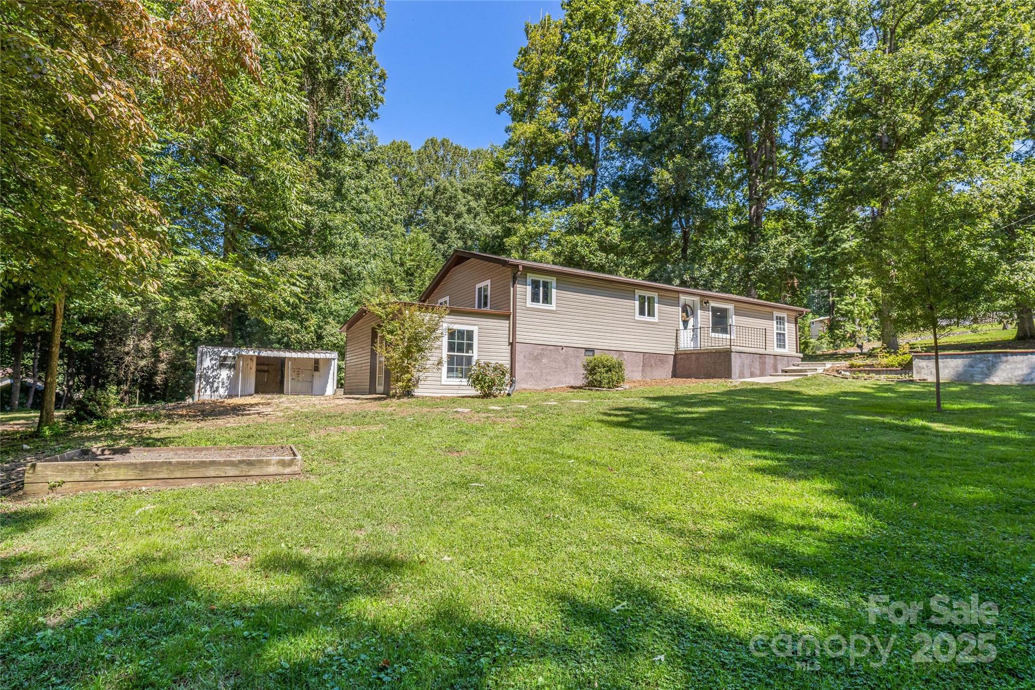 425 Lyndhurst Drive Hendersonville NC 28791