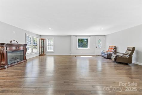 425 Lyndhurst Drive Hendersonville NC 28791