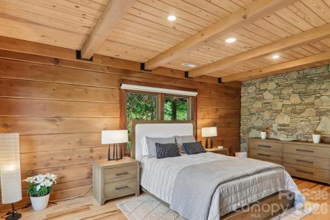 1072 Corsica Lane Saluda NC 28773