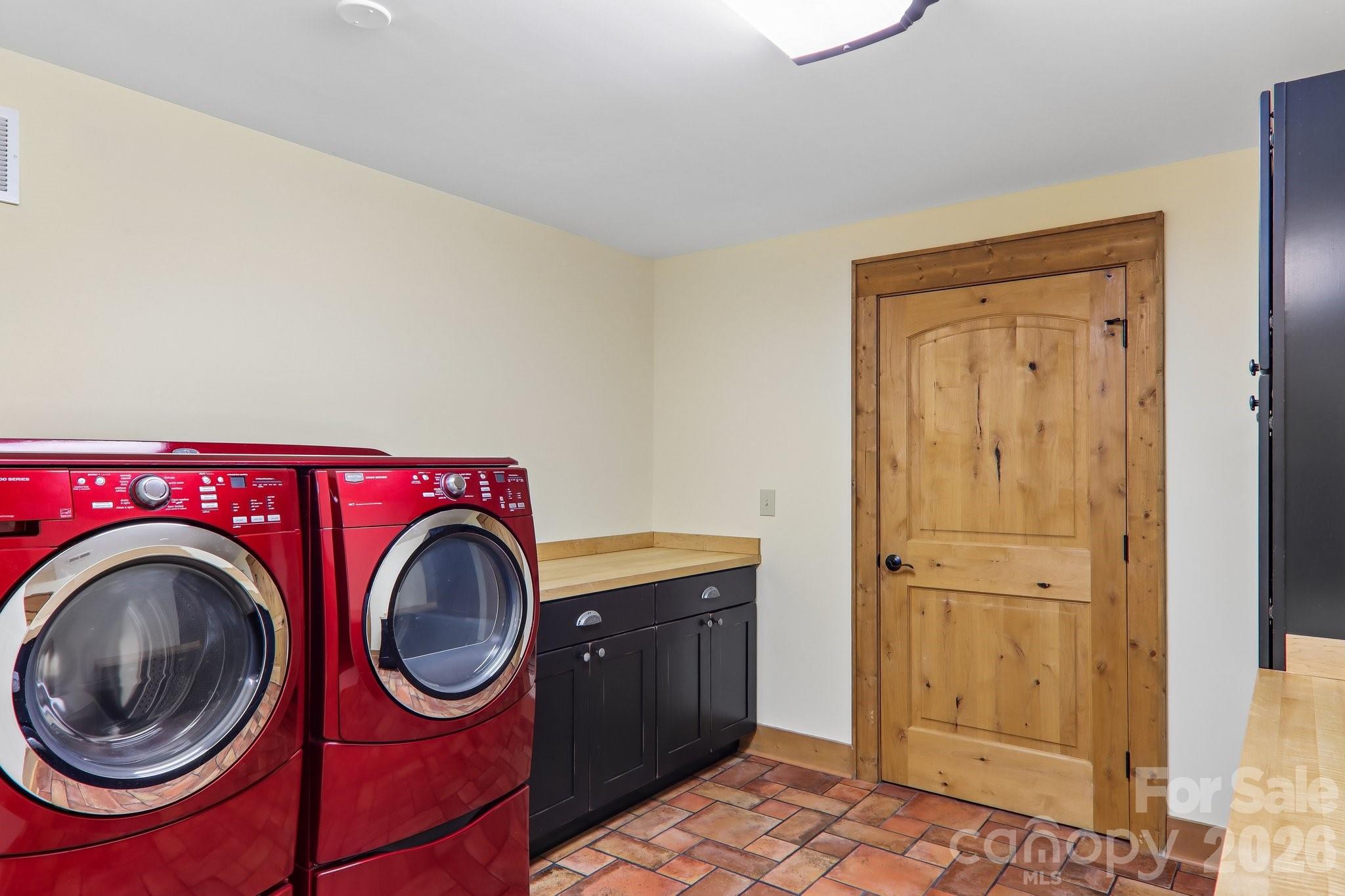 1072 Corsica Lane Saluda NC 28773