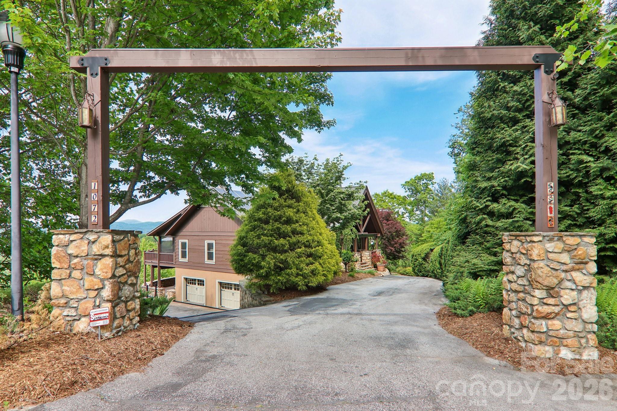 1072 Corsica Lane Saluda NC 28773