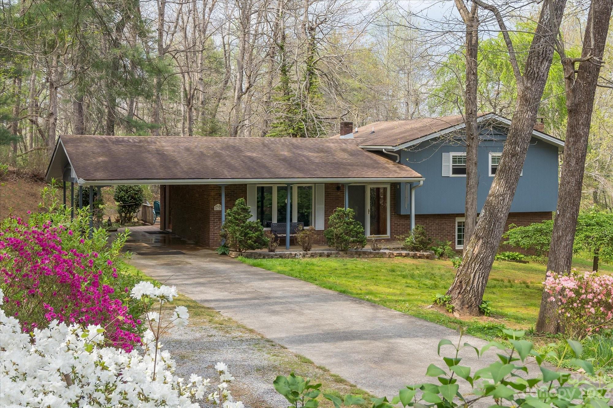 678 Firefly Lane Saluda NC 28773