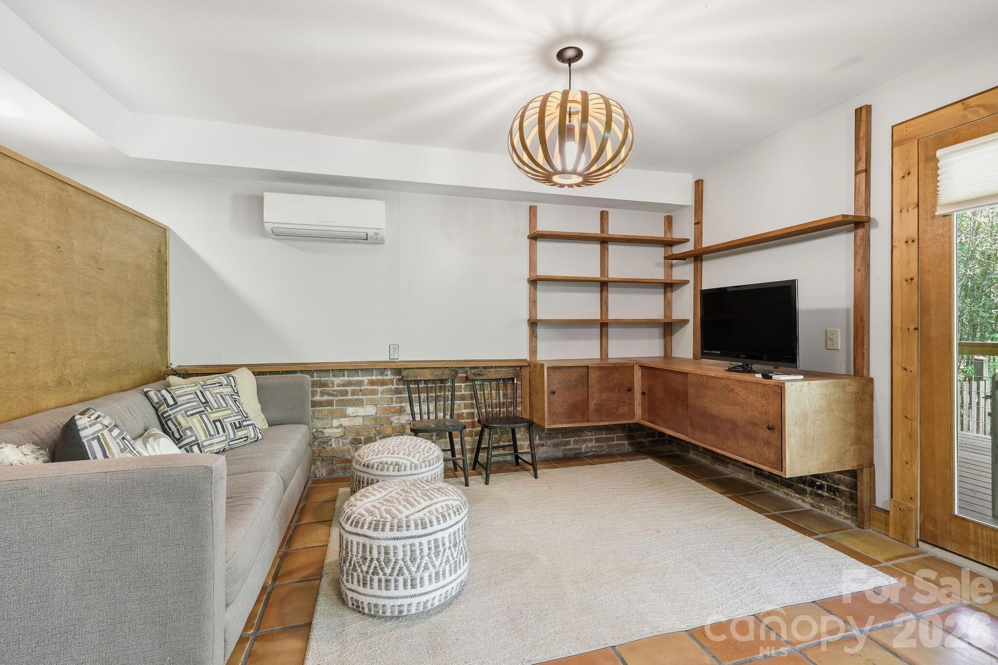 86 Annandale Avenue Asheville NC 28801