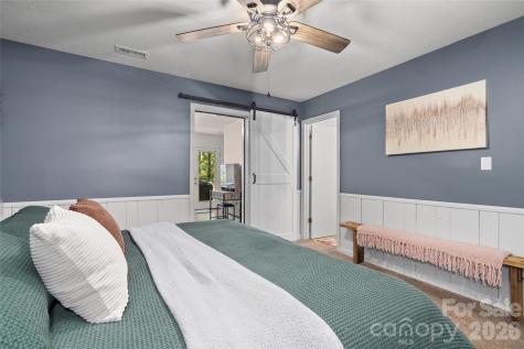 84 Chisholm Street Saluda NC 28773