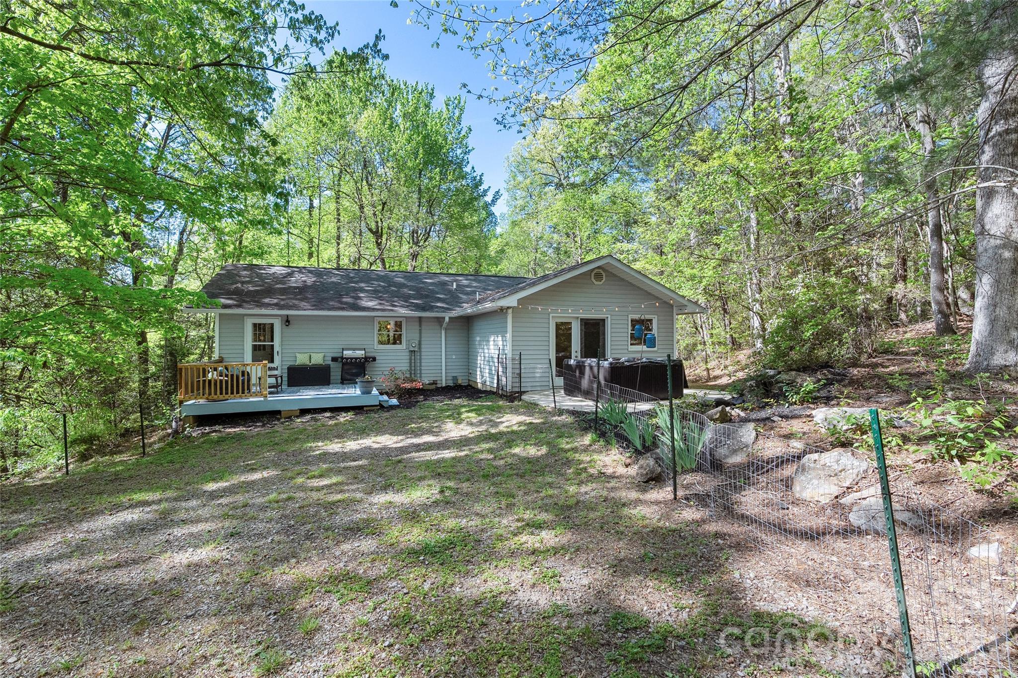 84 Chisholm Street Saluda NC 28773
