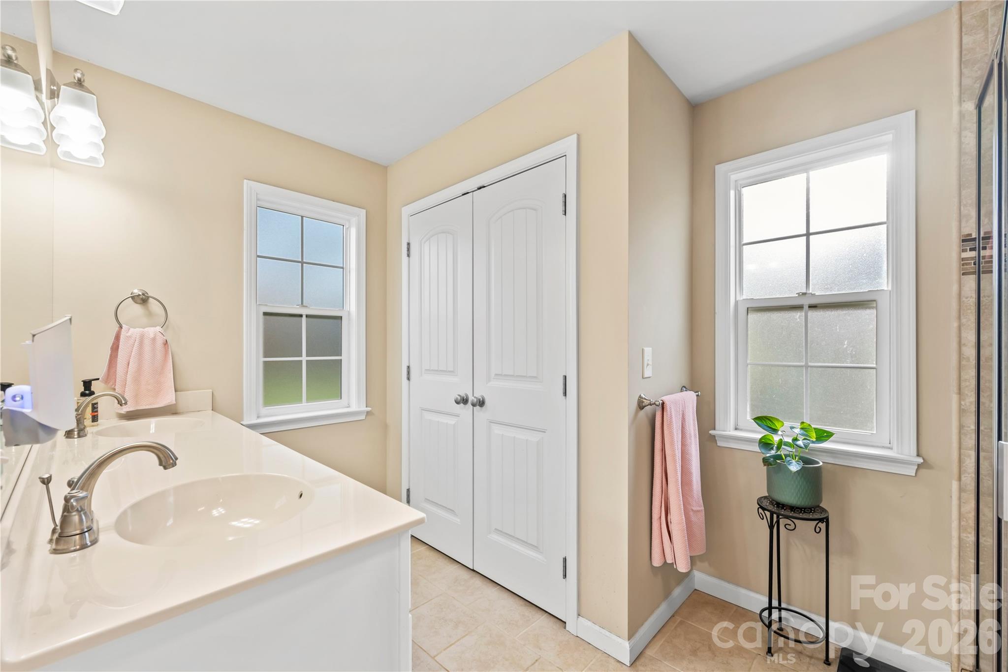 27 Pounding Mill Road Hendersonville NC 28792