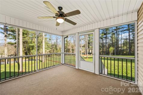 27 Pounding Mill Road Hendersonville NC 28792