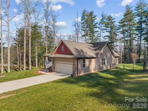 27 Pounding Mill Road Hendersonville NC 28792