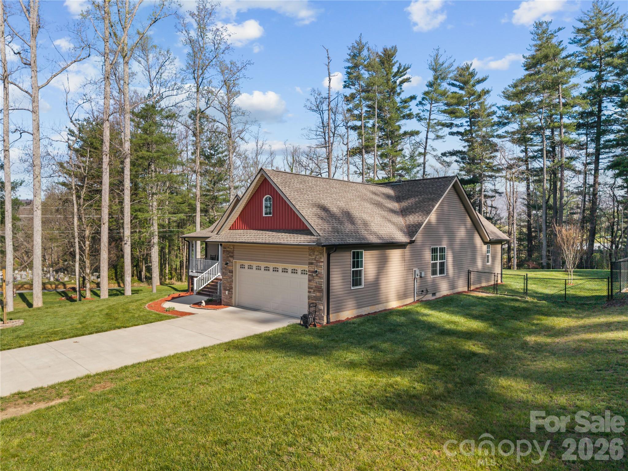 27 Pounding Mill Road Hendersonville NC 28792