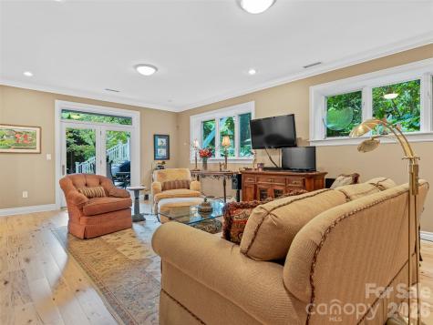 212 S Plains Drive Asheville NC 28803