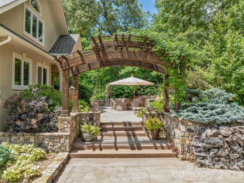212 S Plains Drive Asheville NC 28803