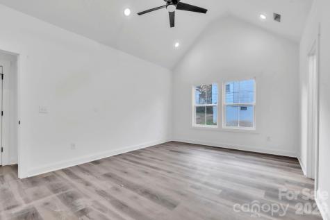 54 3rd Avenue Greenville SC 29611