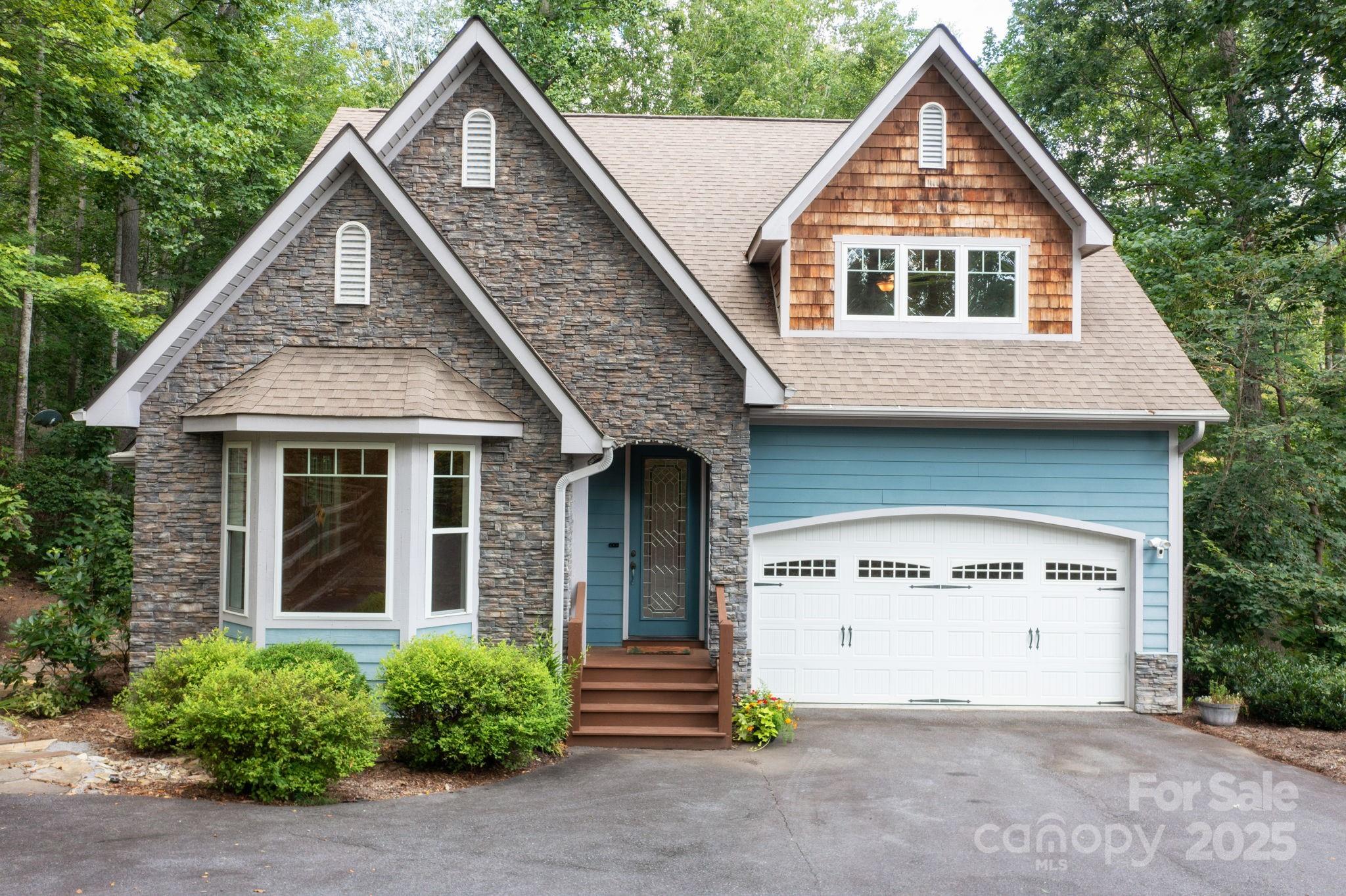 17 Bohemian Lane Asheville NC 28805