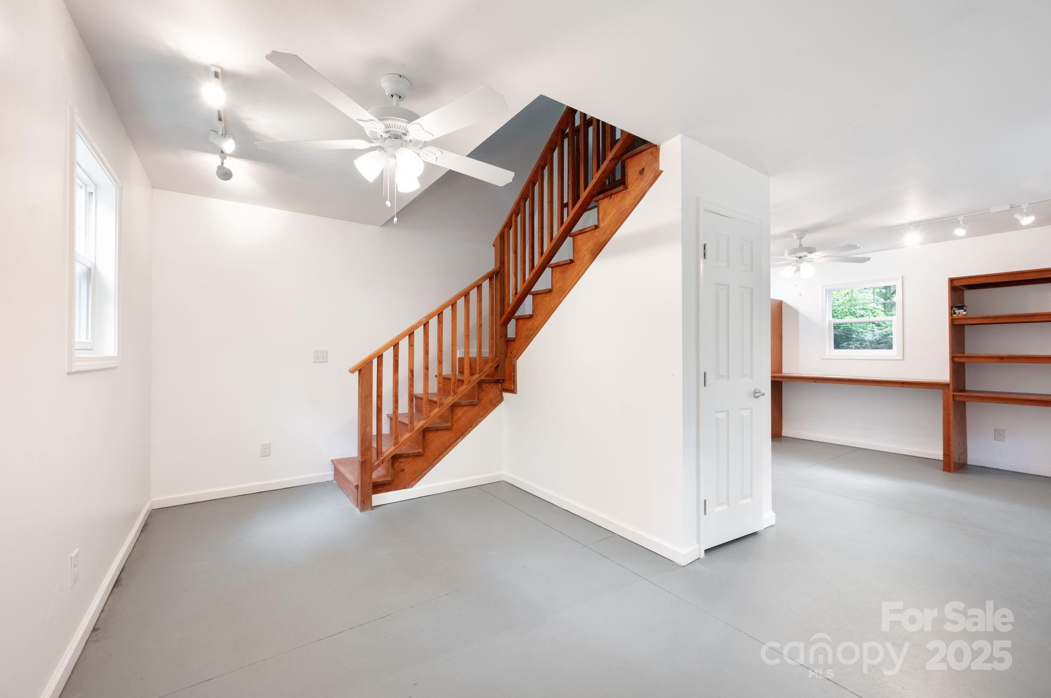 17 Bohemian Lane Asheville NC 28805