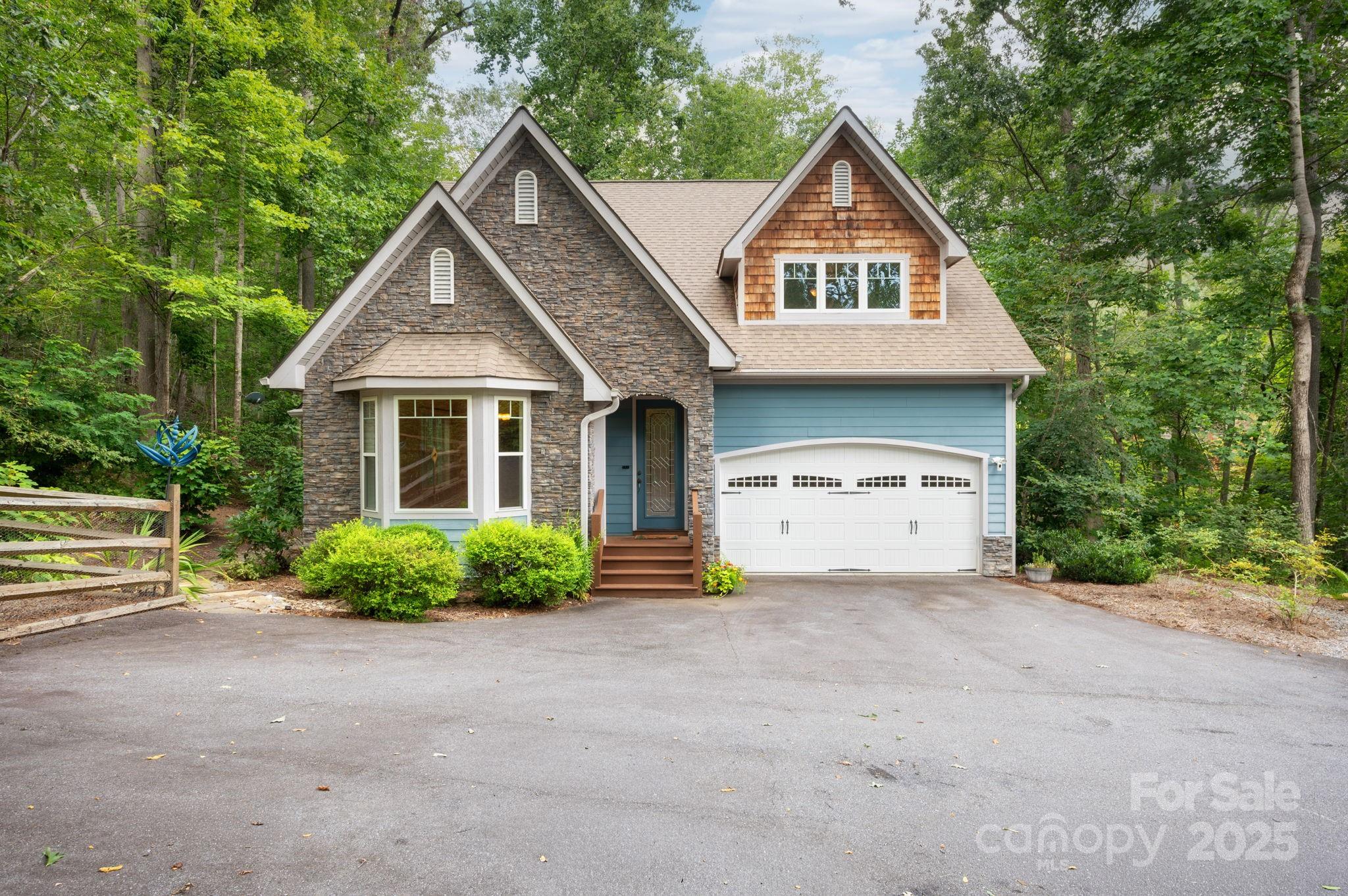 17 Bohemian Lane Asheville NC 28805