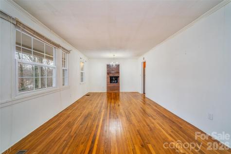 52 E Miller Street Columbus NC 28722