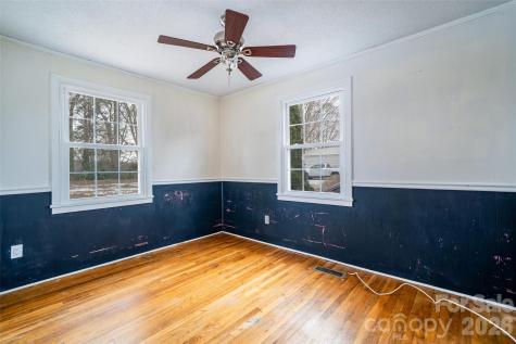 52 E Miller Street Columbus NC 28722