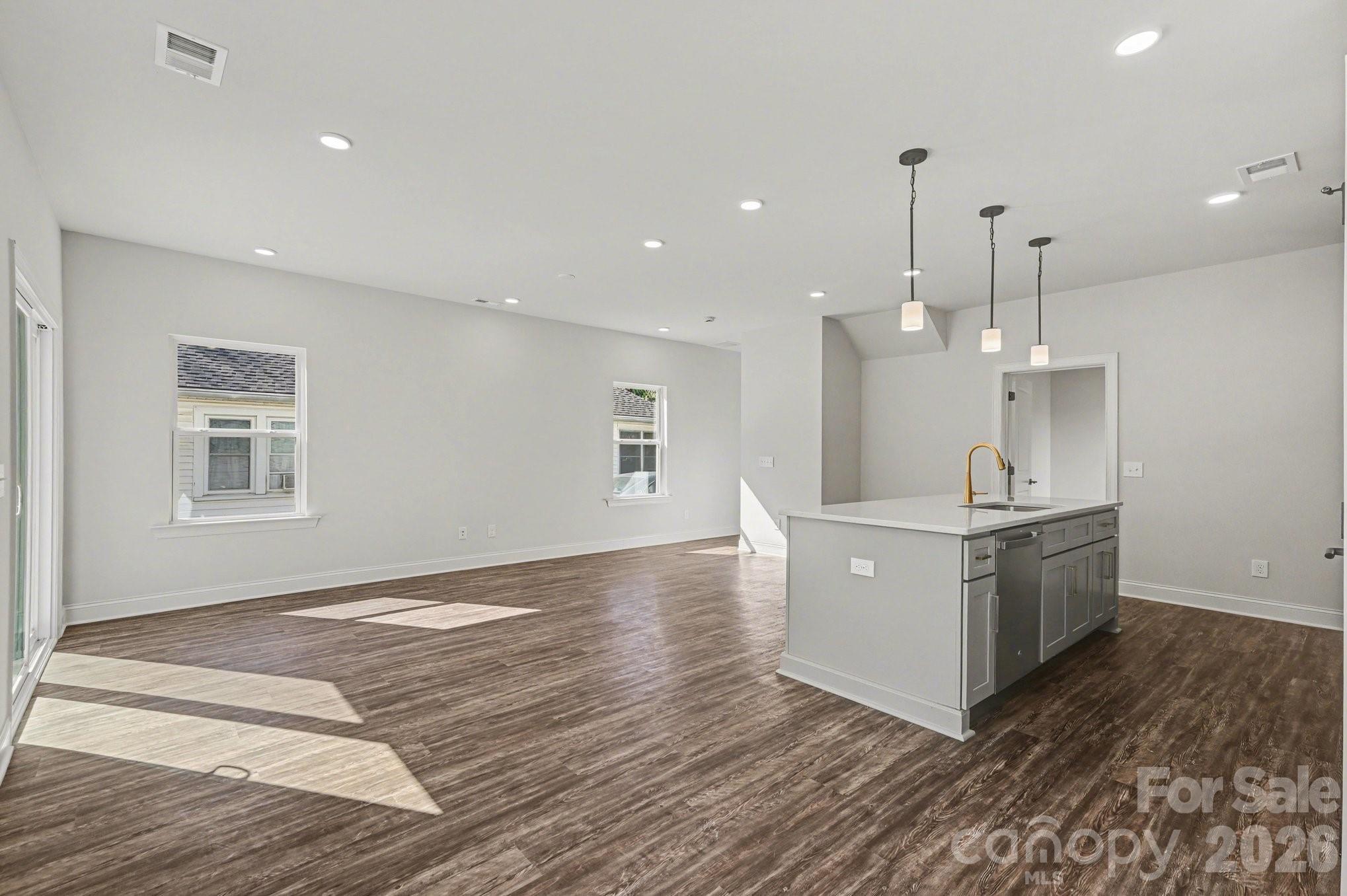 566 W Wilson Avenue Mooresville NC 28115