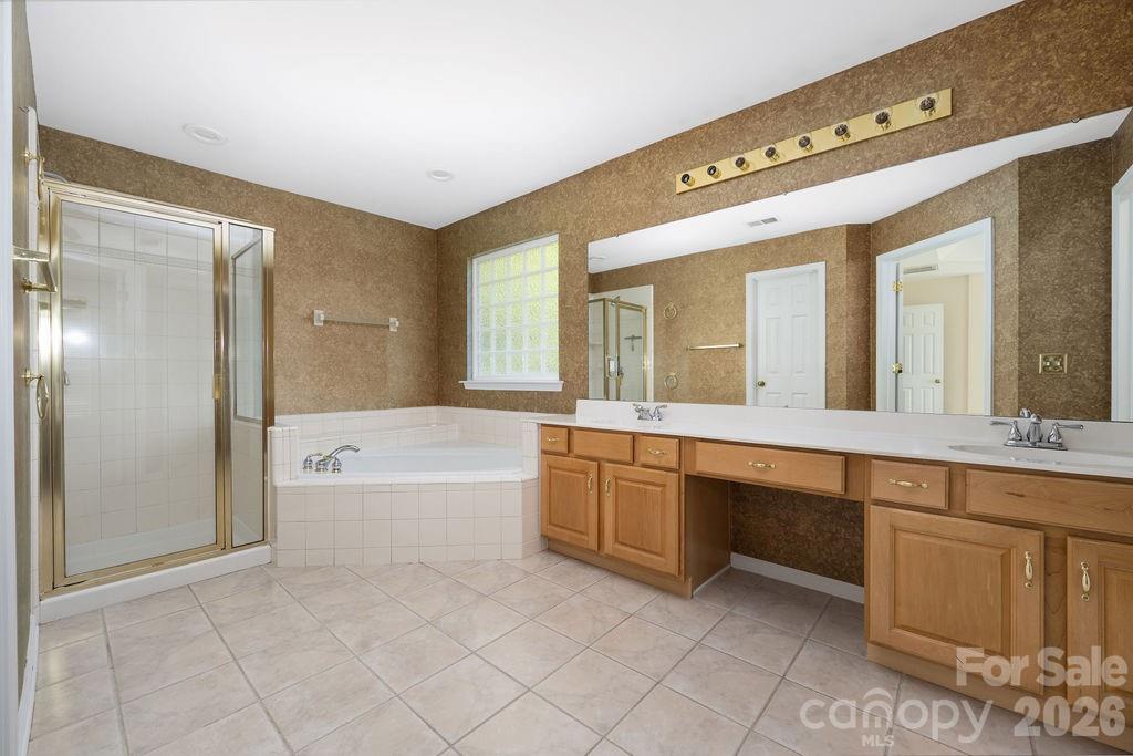 9512 Autumn Applause Drive Charlotte NC 28277