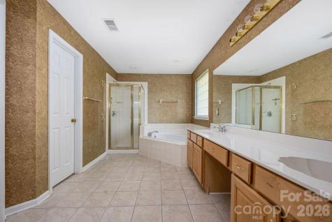 9512 Autumn Applause Drive Charlotte NC 28277