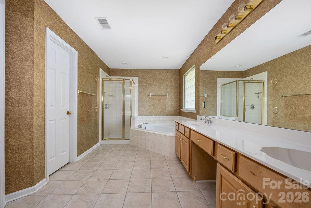 9512 Autumn Applause Drive Charlotte NC 28277