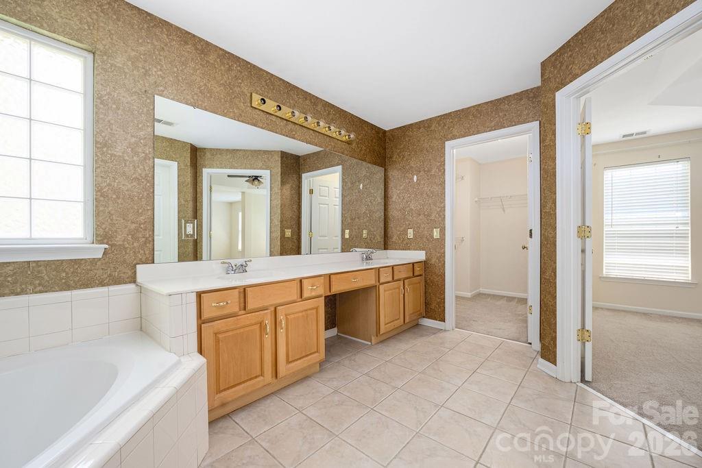 9512 Autumn Applause Drive Charlotte NC 28277