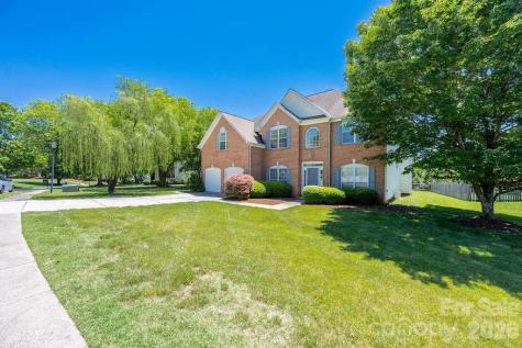 9512 Autumn Applause Drive Charlotte NC 28277