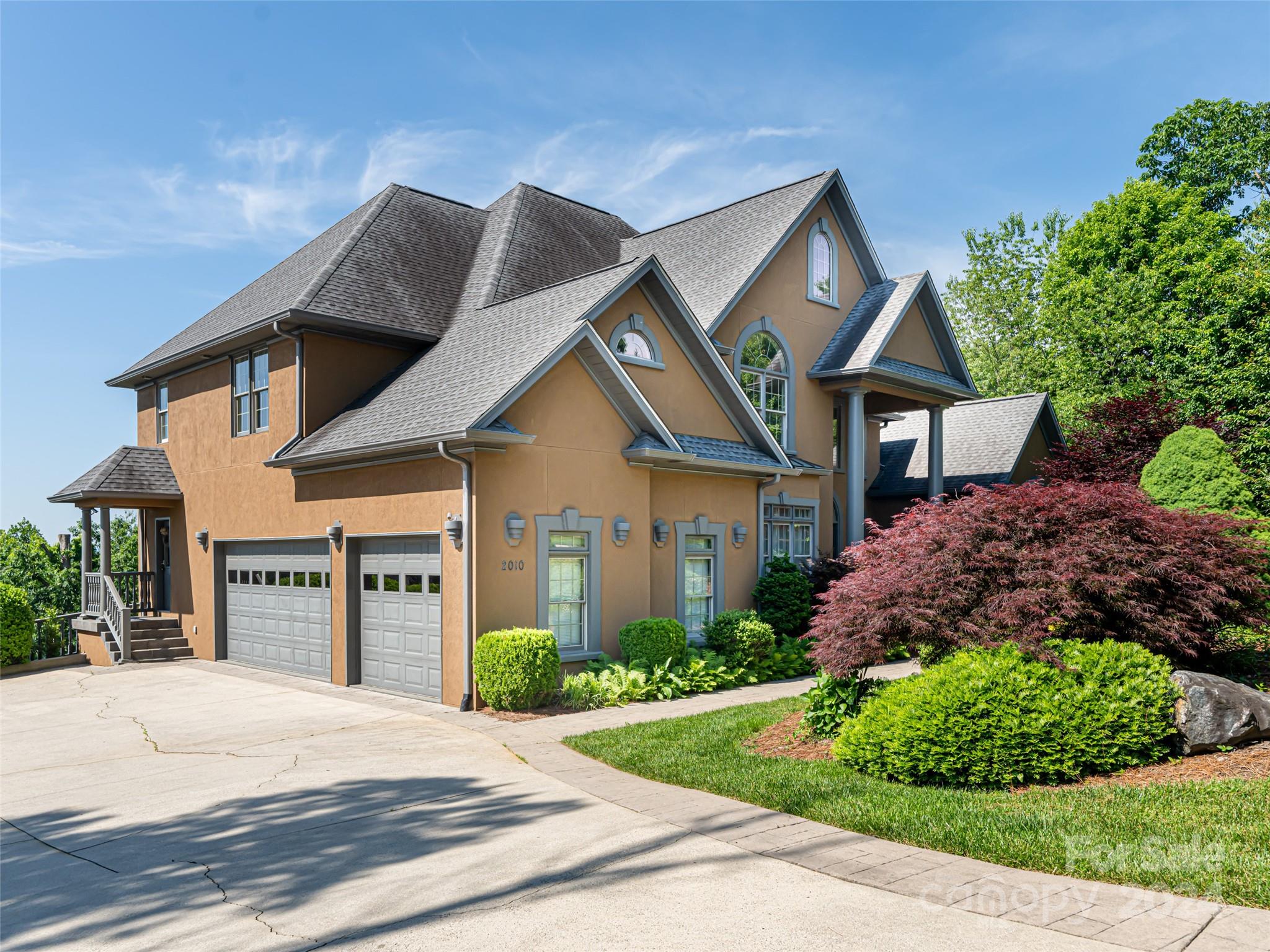 2010 Viburnum Lane Asheville NC 28803