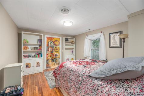 106 Spooks Branch Road Asheville NC 28804