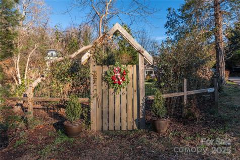 106 Spooks Branch Road Asheville NC 28804