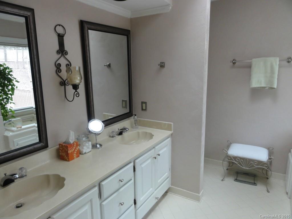 300 Rose Arbor Lane Matthews NC 28105