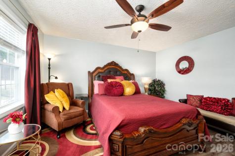 107 Loch Haven Road Swannanoa NC 28778