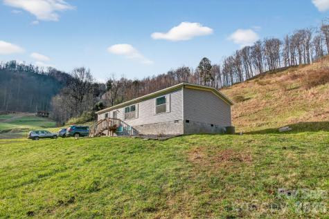 212 Ball Hollow Lane Burnsville NC 28714