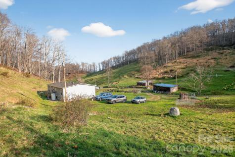 212 Ball Hollow Lane Burnsville NC 28714