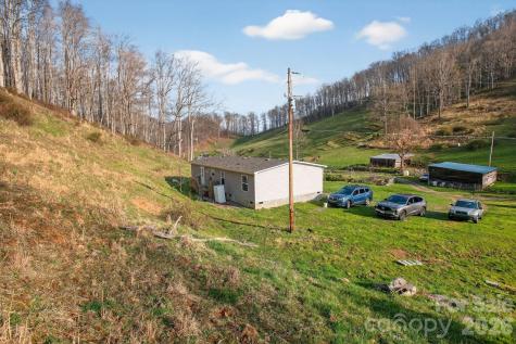 212 Ball Hollow Lane Burnsville NC 28714