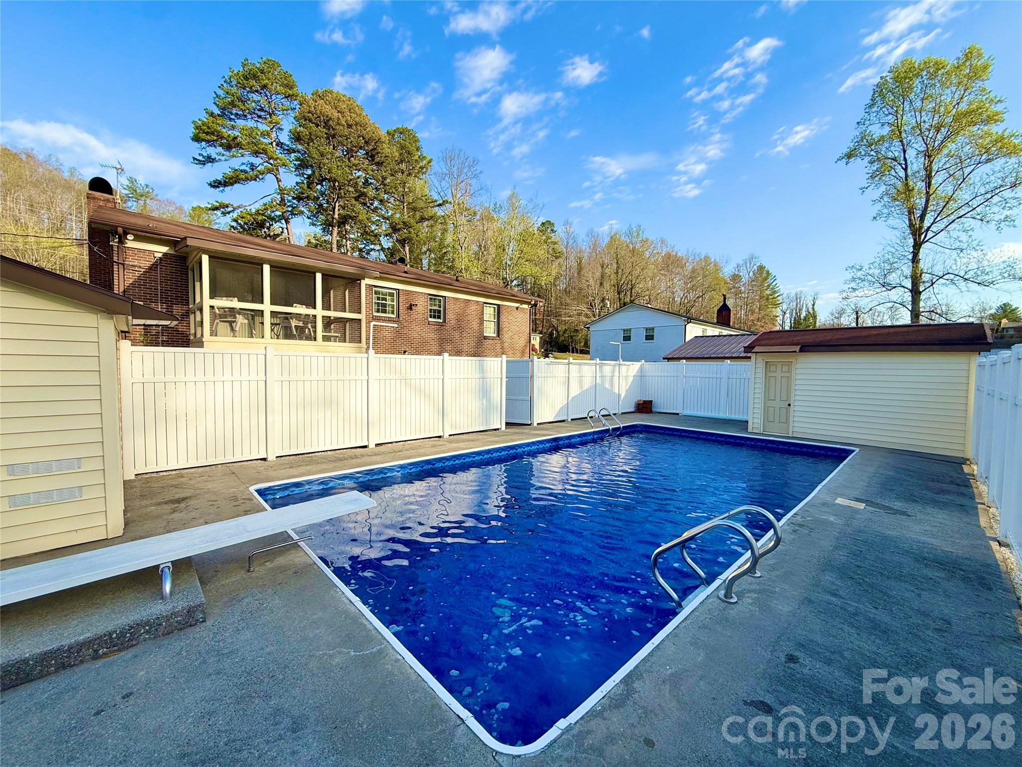 902 Meadowood Drive Lenoir NC 28645