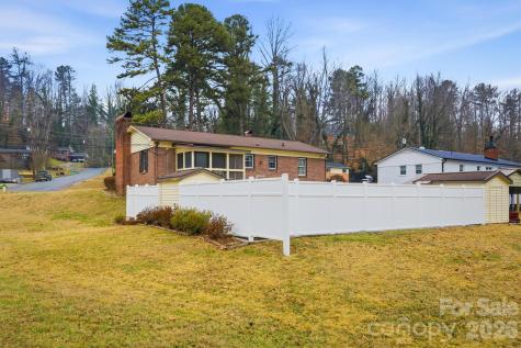 902 Meadowood Drive Lenoir NC 28645