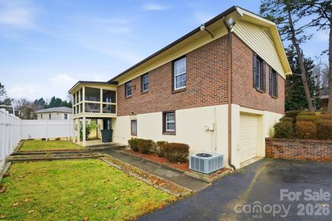 902 Meadowood Drive Lenoir NC 28645