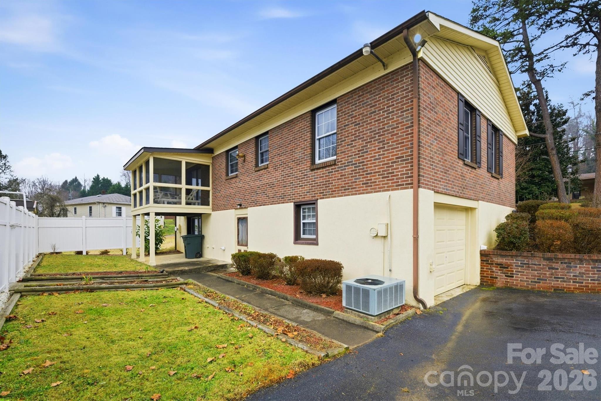 902 Meadowood Drive Lenoir NC 28645