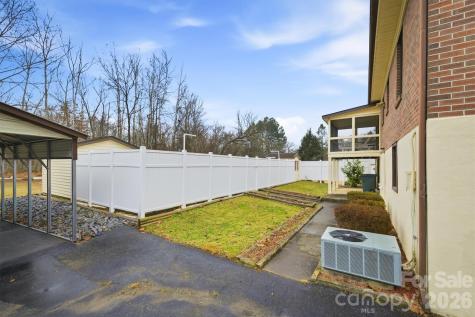 902 Meadowood Drive Lenoir NC 28645