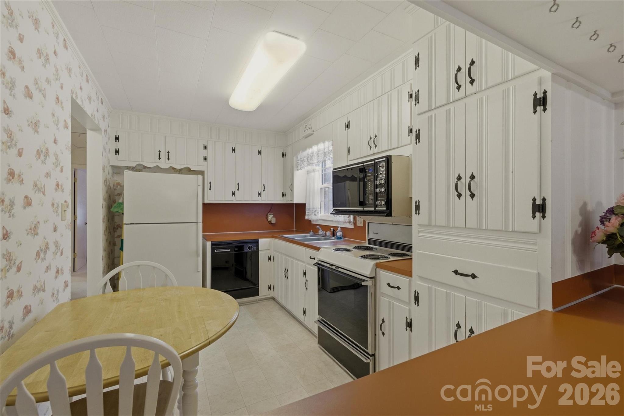 902 Meadowood Drive Lenoir NC 28645