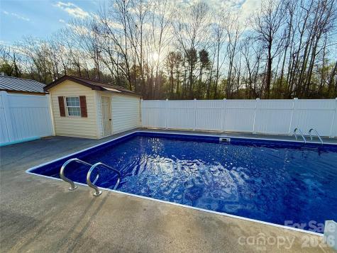 902 Meadowood Drive Lenoir NC 28645